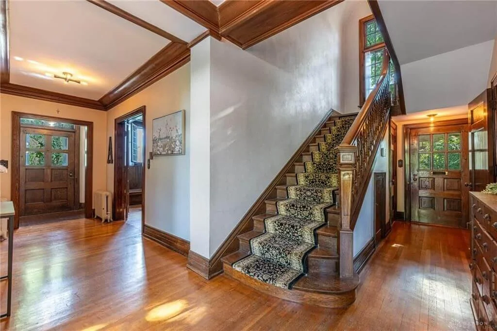 1900 Tudor house Washington Court House Ohio - 19 - staircase.jpg