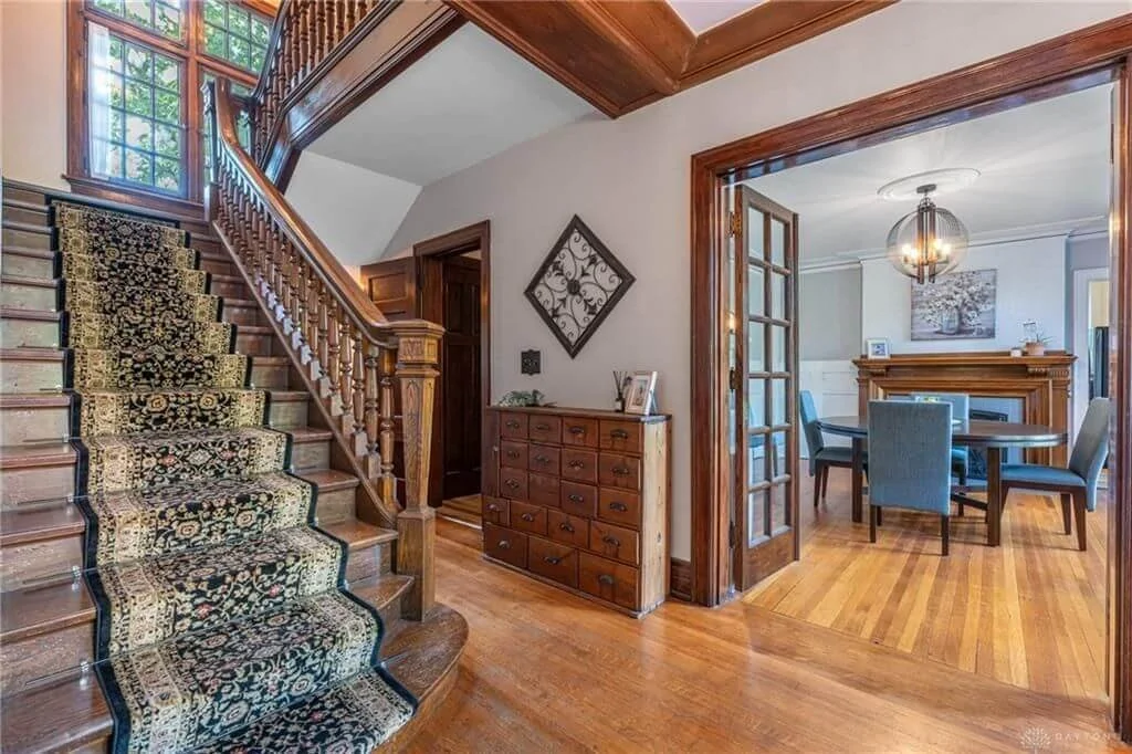 1900 Tudor house Washington Court House Ohio - 20 - staircase.jpg