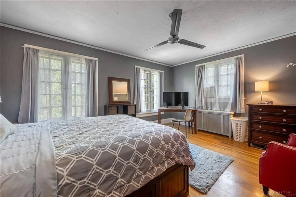 1900 Tudor house Washington Court House Ohio - 33 - bedroom.jpg