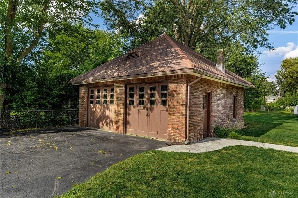 1900 Tudor house Washington Court House Ohio - 47 - garage.jpg