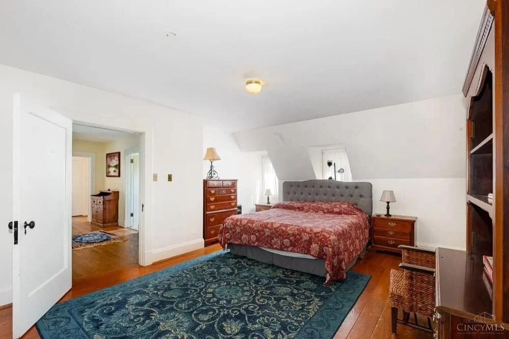 1937 French Chateau estate Pierce Township Ohio - 33 - bedroom.jpg