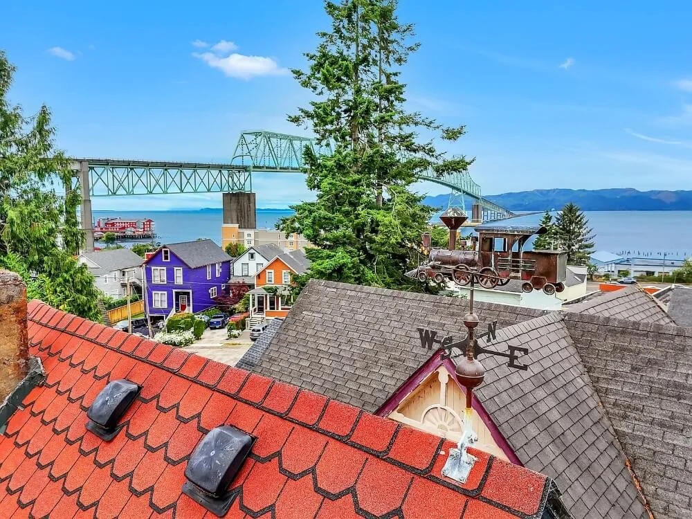 1900 Victorian house Astoria Oregon - 5 - roof.jpg