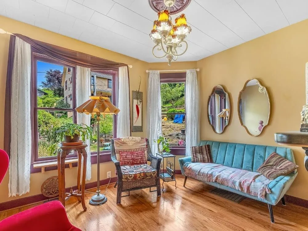 1900 Victorian house Astoria Oregon - 8 - foyer.jpg