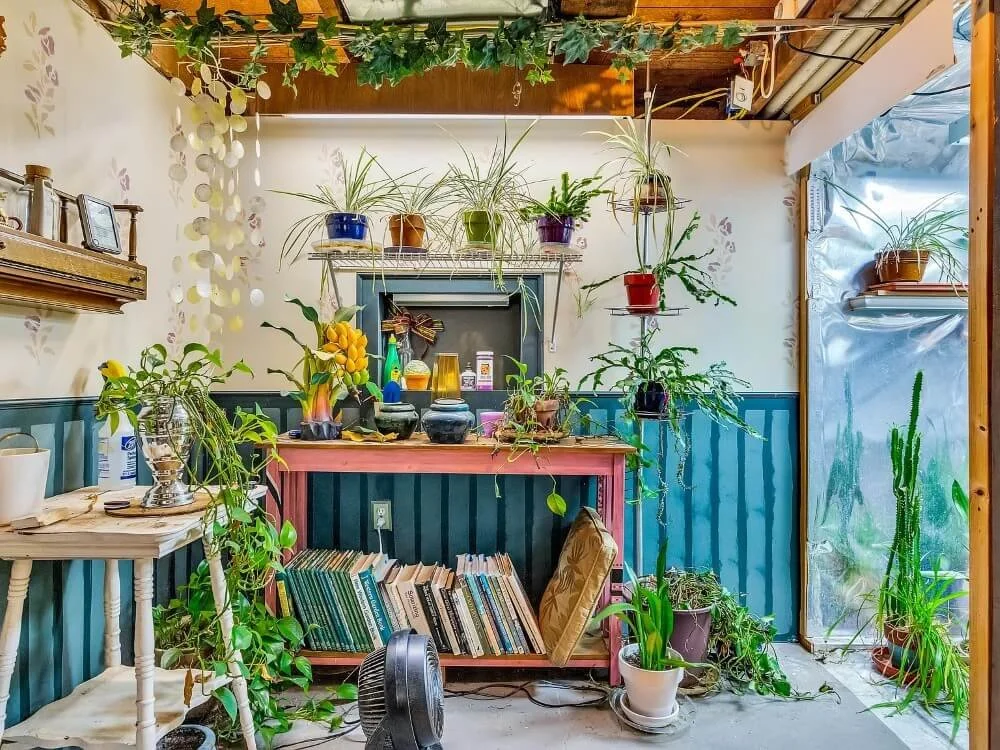 1900 Victorian house Astoria Oregon - 25 - library.jpg