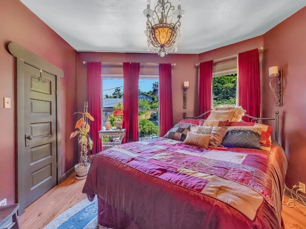 1900 Victorian house Astoria Oregon - 35 - bedroom.jpg