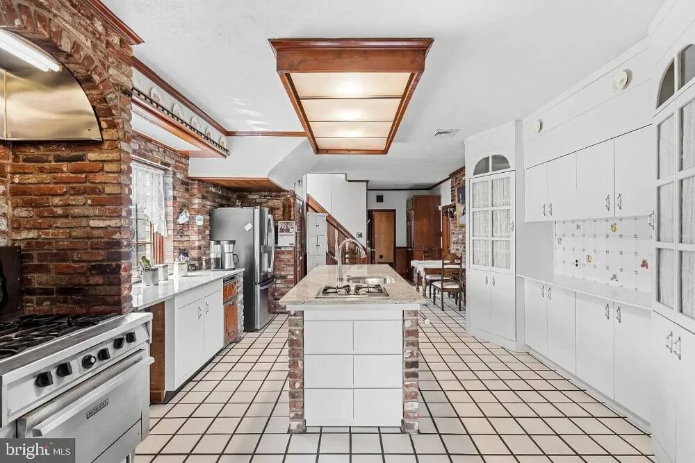 1925 brick house Philadelphia Pennsylvania - 10 - kitchen.jpg