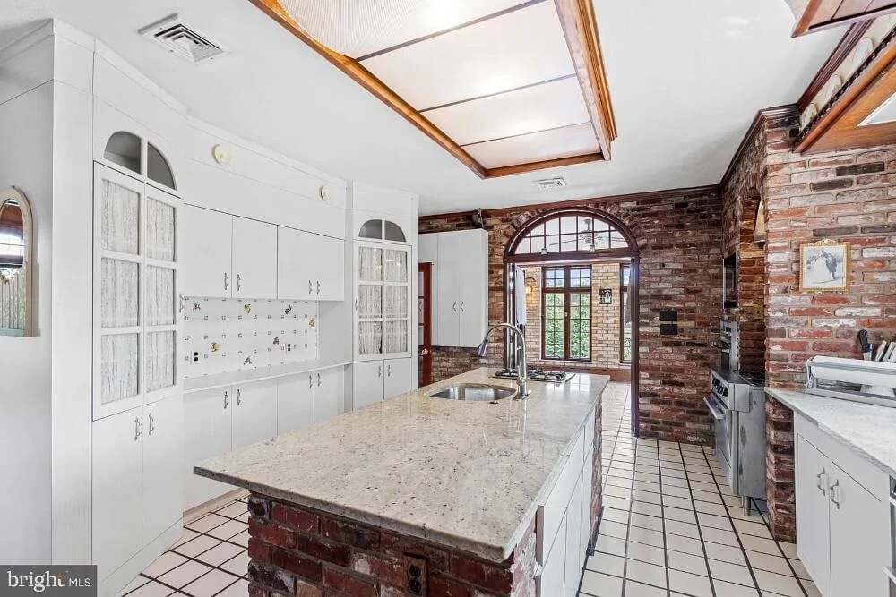 1925 brick house Philadelphia Pennsylvania - 13 - kitchen.jpg