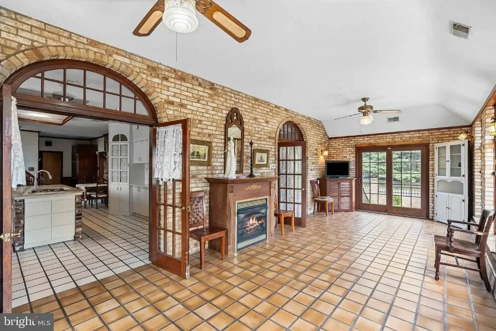 1925 brick house Philadelphia Pennsylvania - 14 - sunroom.jpg
