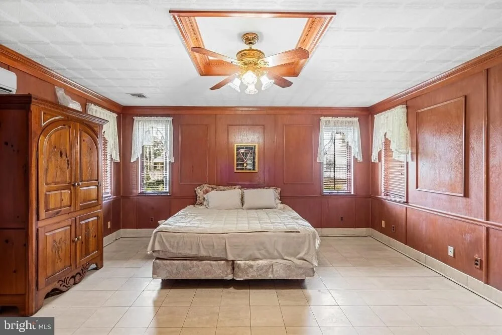 1925 brick house Philadelphia Pennsylvania - 17 - bedroom.jpg