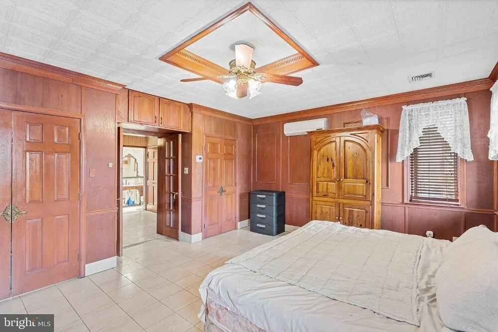 1925 brick house Philadelphia Pennsylvania - 18 - bedroom.jpg