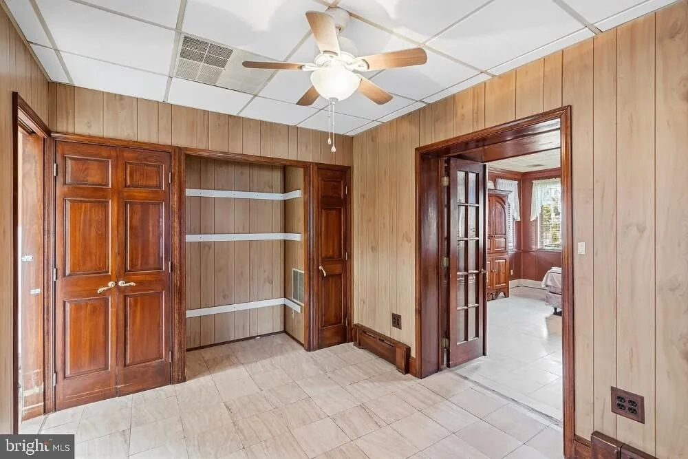1925 brick house Philadelphia Pennsylvania - 19 - bedroom.jpg