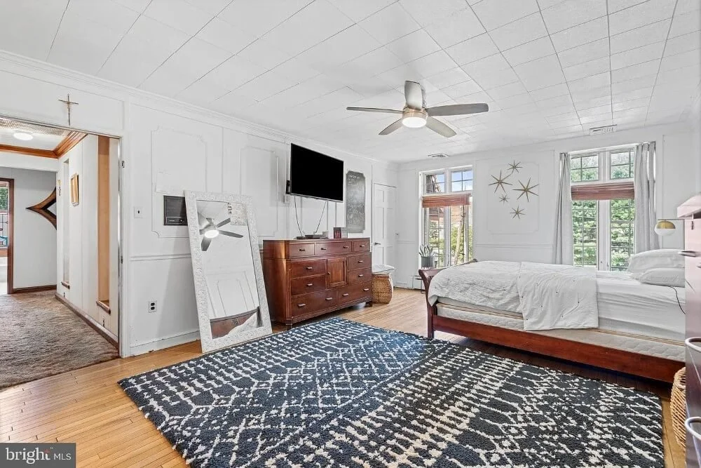 1925 brick house Philadelphia Pennsylvania - 23 - bedroom.jpg