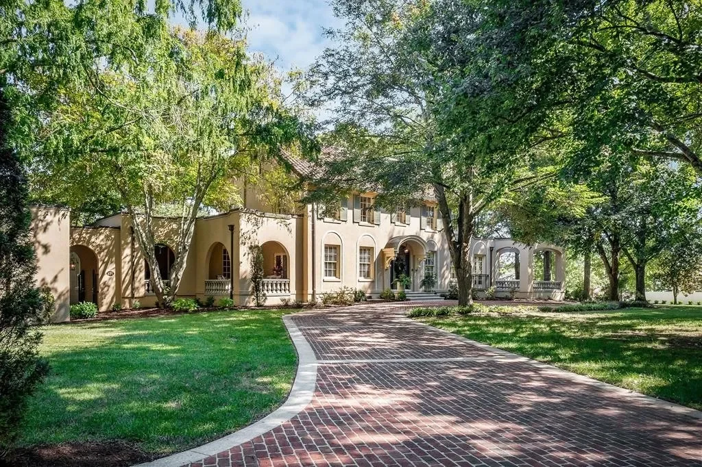 1928 Mediterranean house Cookeville Tennessee - 65 - front view.webp