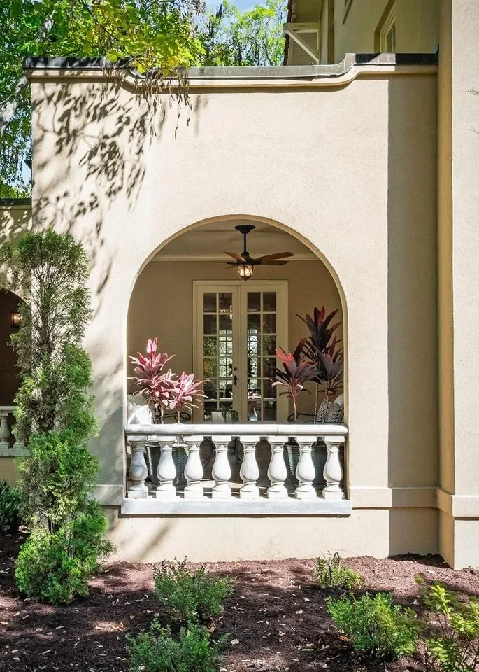 1928 Mediterranean house Cookeville Tennessee - 70 - side view.webp