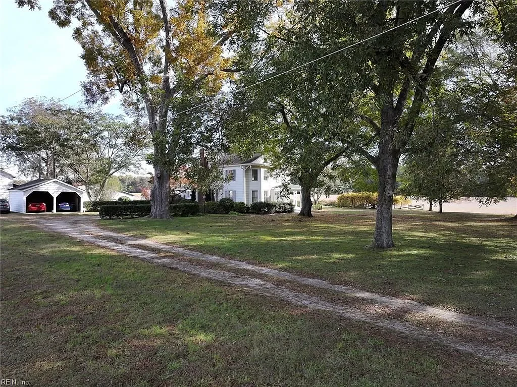 1895 Victorian house Wakefield Virginia - 6 - garden.webp