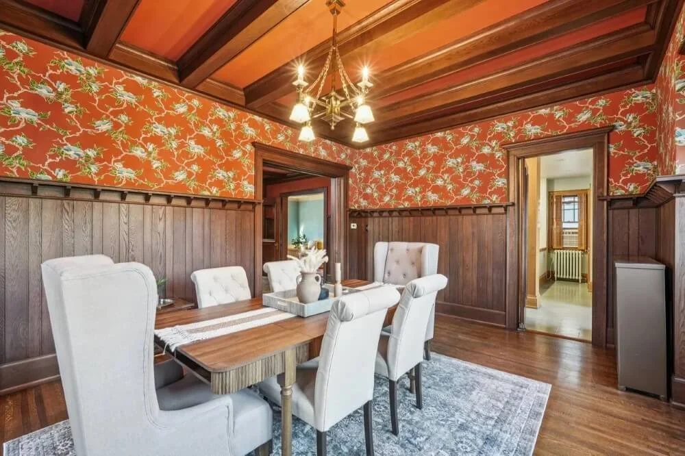 1905 Tudor Revival house Milwaukee Wisconsin - 33 - dining room.jpg