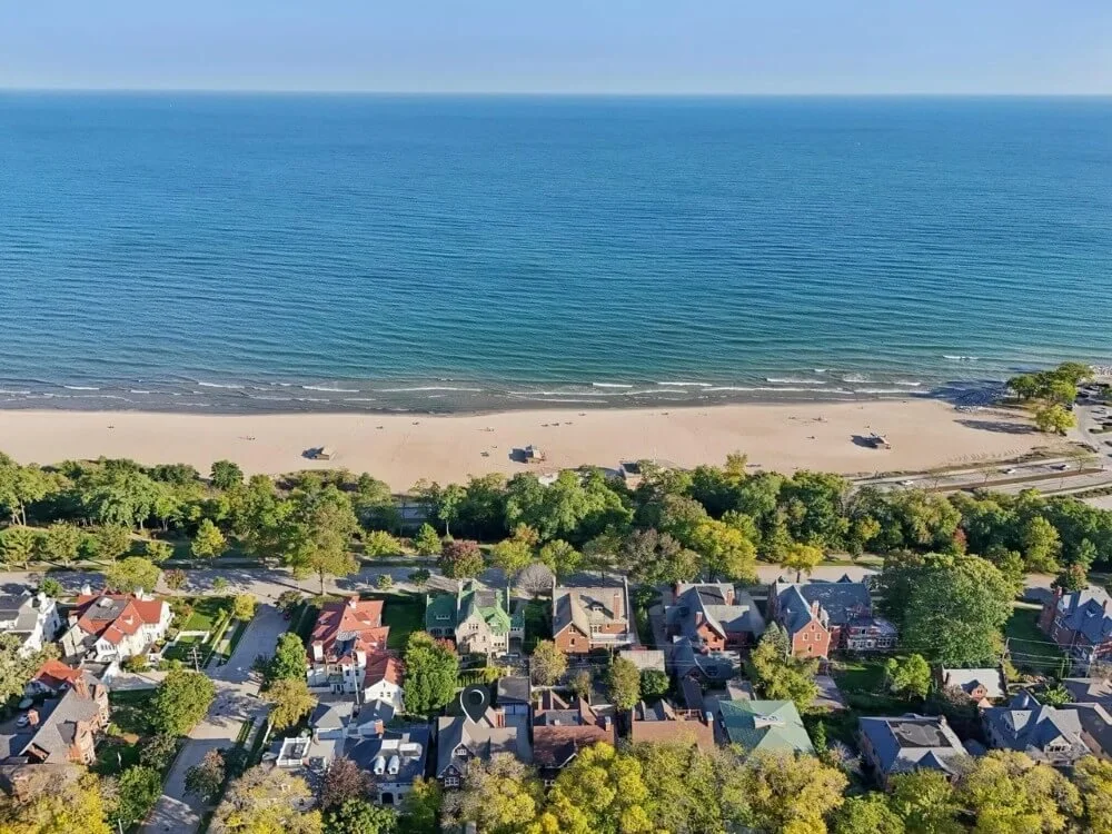 1905 Tudor Revival house Milwaukee Wisconsin - 82 - sea view.jpg