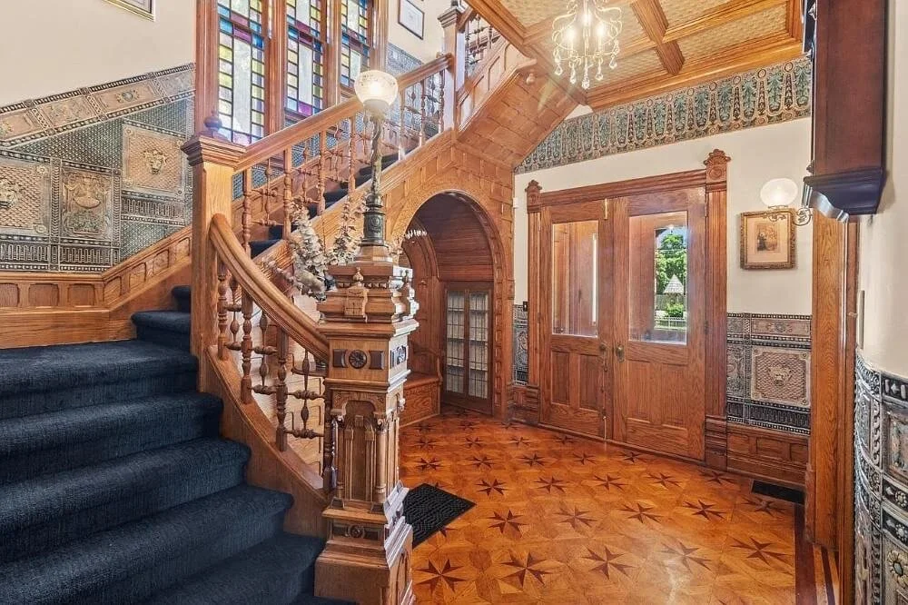 1885 Queen Anne house Oshkosh Wisconsin - 5 - foyer.jpg