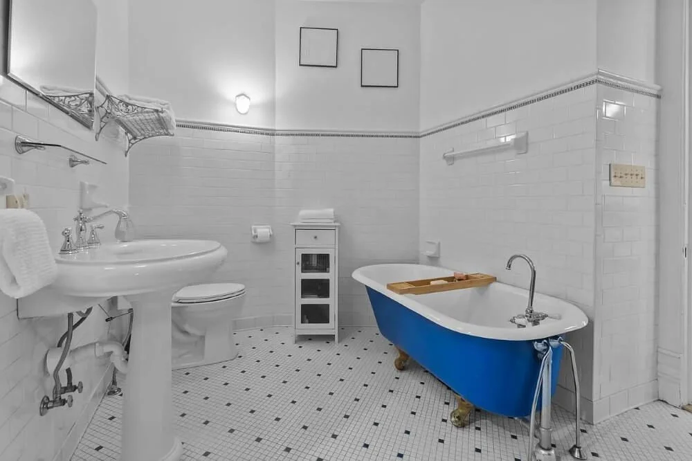 1885 Queen Anne house Oshkosh Wisconsin - 30 - bathroom.jpg