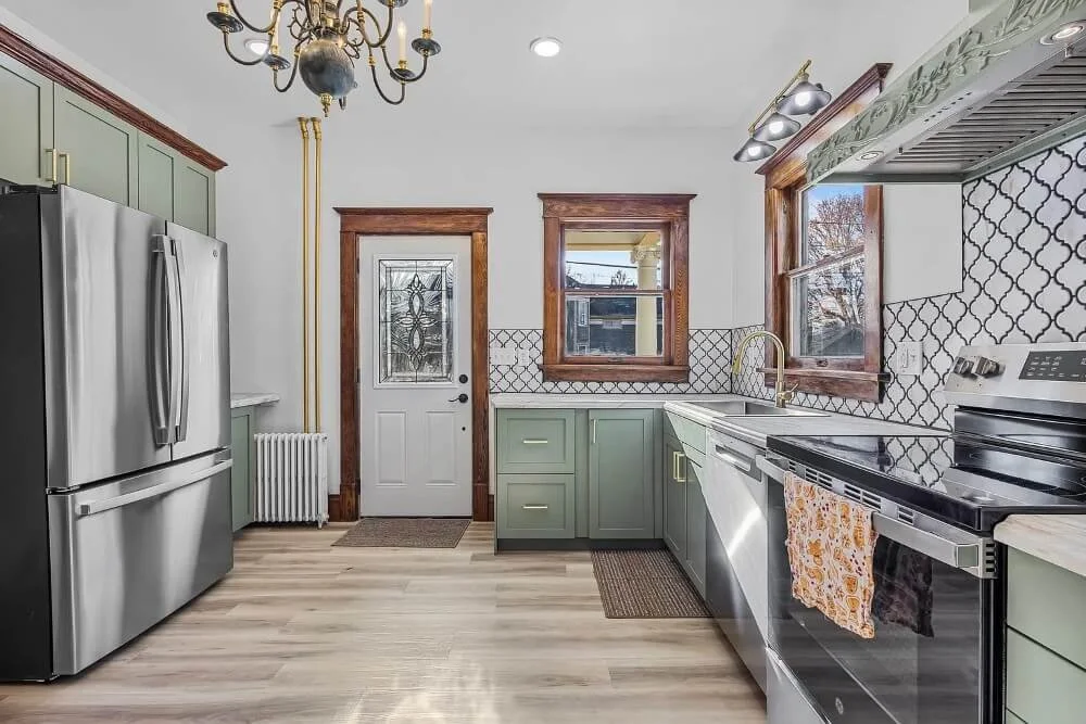 1908 Victorian house Shawano Wisconsin - 27 - kitchen.jpg