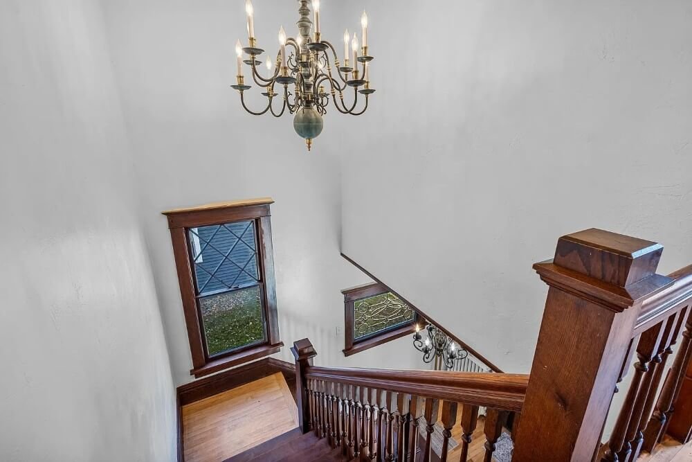 1908 Victorian house Shawano Wisconsin - 31 - stairs.jpg