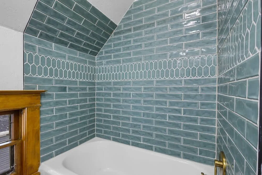 1908 Victorian house Shawano Wisconsin - 40 - bathroom.jpg