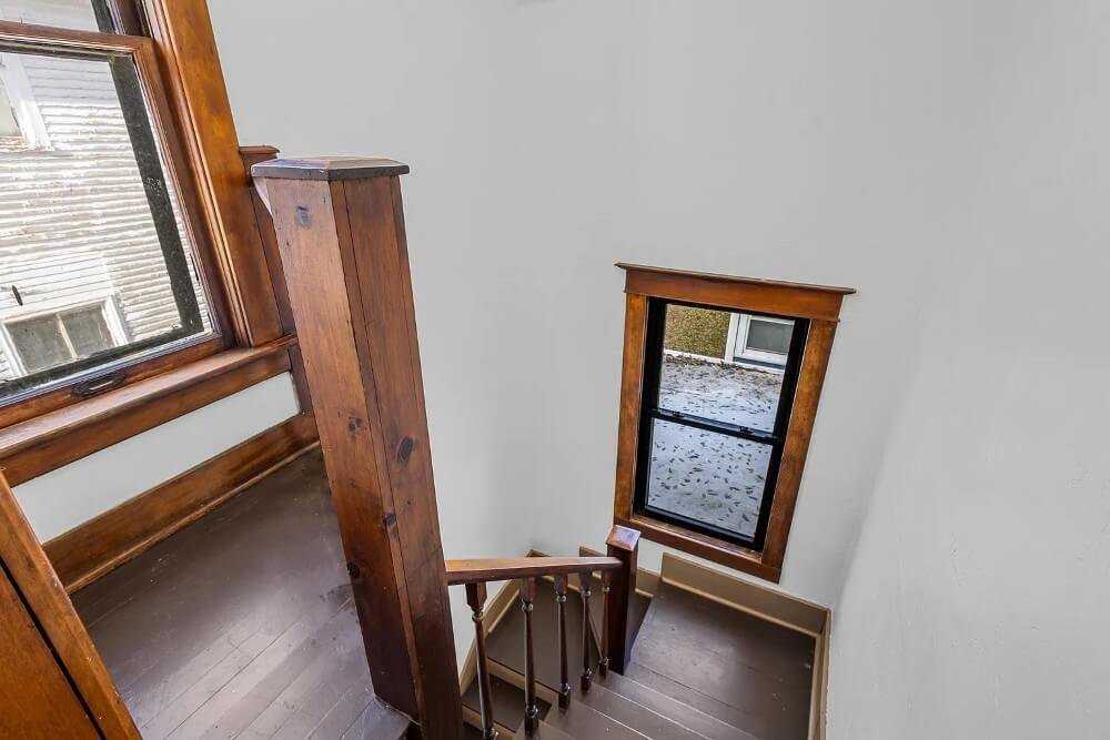1908 Victorian house Shawano Wisconsin - 46 - stairs.jpg