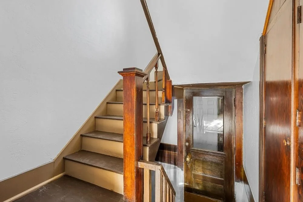 1908 Victorian house Shawano Wisconsin - 47 - stairs.jpg