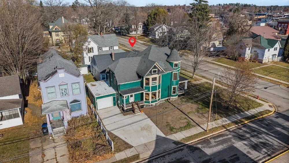 1908 Victorian house Shawano Wisconsin - 59 - aerial view.jpg