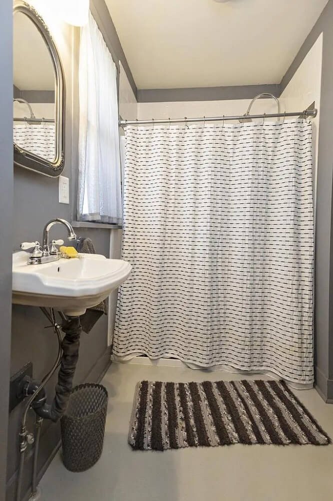 1895 Queen Anne house Fort Atkinson Wisconsin - 39 - bathroom.jpg