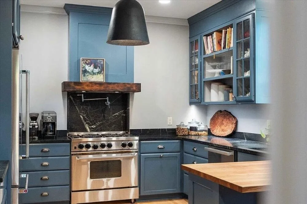 1854 Gothic Revival house Madison Wisconsin - 4 - kitchen.jpg