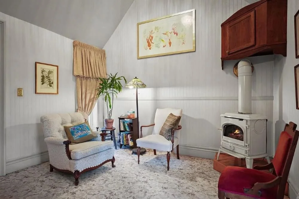 1854 Gothic Revival house Madison Wisconsin - 41 - relax room.jpg