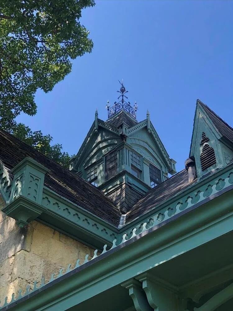 1854 Gothic Revival house Madison Wisconsin - 76 - details.jpg