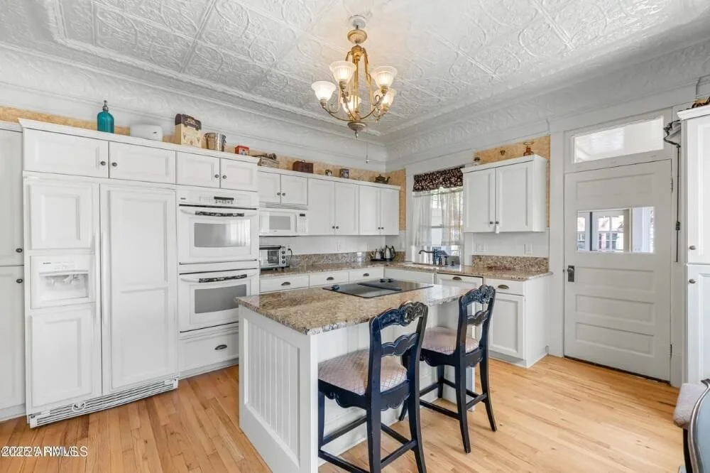 The England House 1902 Victorian style Flagstaff Arizona - 17 - kitchen.jpg