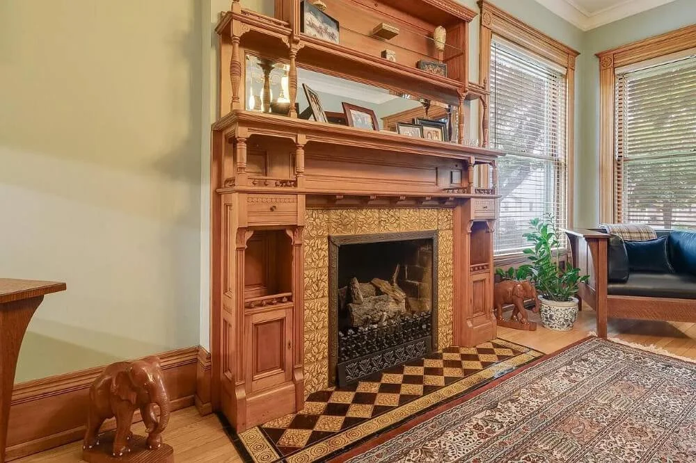 William Crosby Home 1880 Queen Anne style La Crosse Wisconsin - 29 - family room.jpg