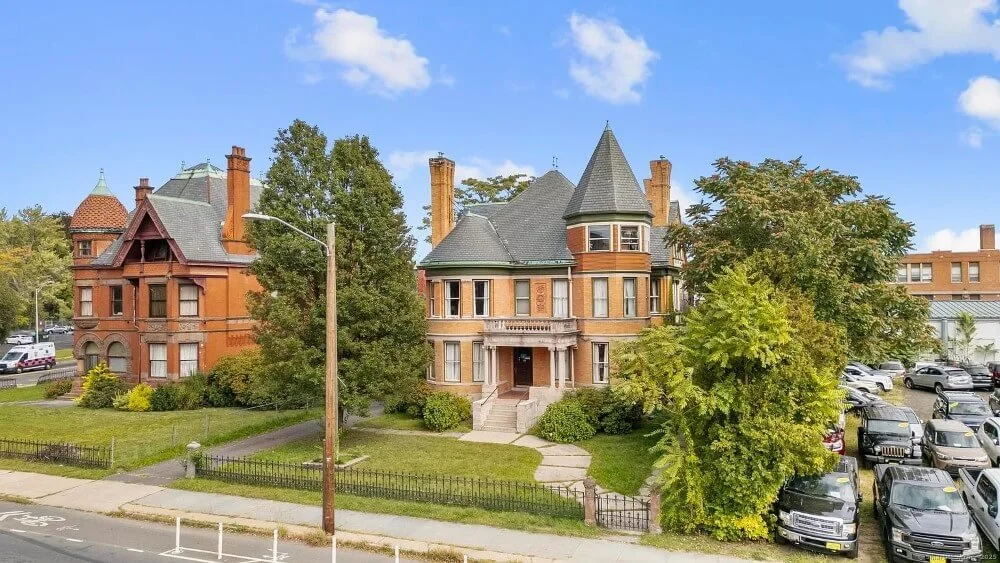 1900 Victorian house Hartford Connecticut - 5 - front view.jpg