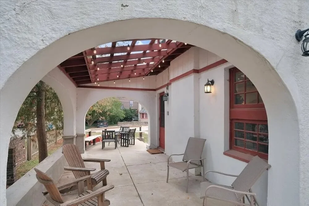 1903 Mission Revival house Urbana Illinois - 8 - patio.jpg