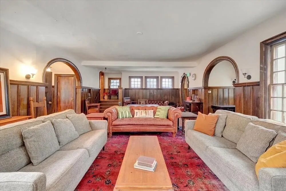 1903 Mission Revival house Urbana Illinois - 27 - family room.jpg