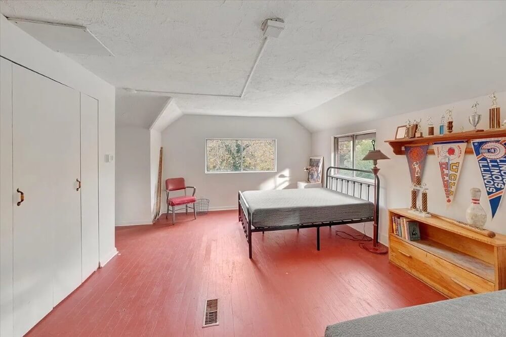 1903 Mission Revival house Urbana Illinois - 38 - bedroom.jpg