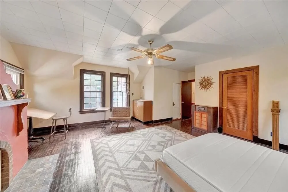 1903 Mission Revival house Urbana Illinois - 46 - bedroom.jpg