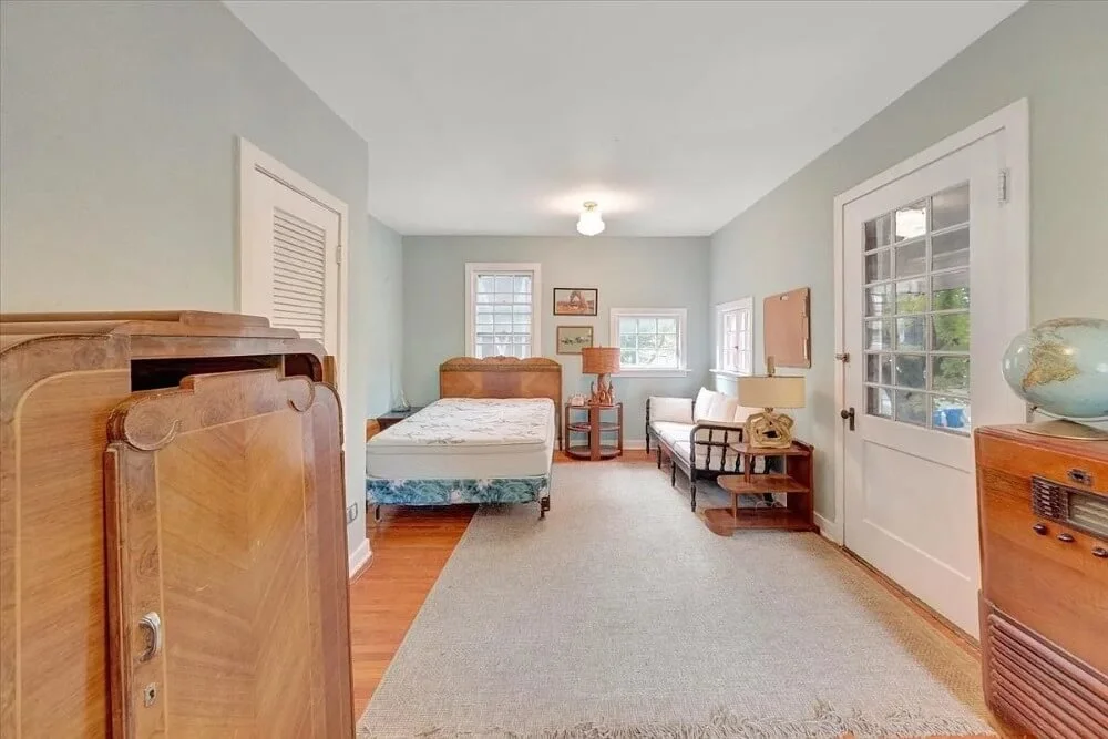 1903 Mission Revival house Urbana Illinois - 47 - bedroom.jpg