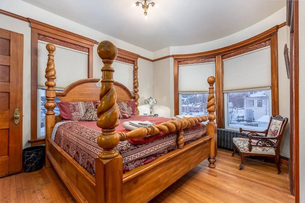 The Cora J Pope Home 1902 Victorian Ottawa Illinois - 32 - bedroom.jpg