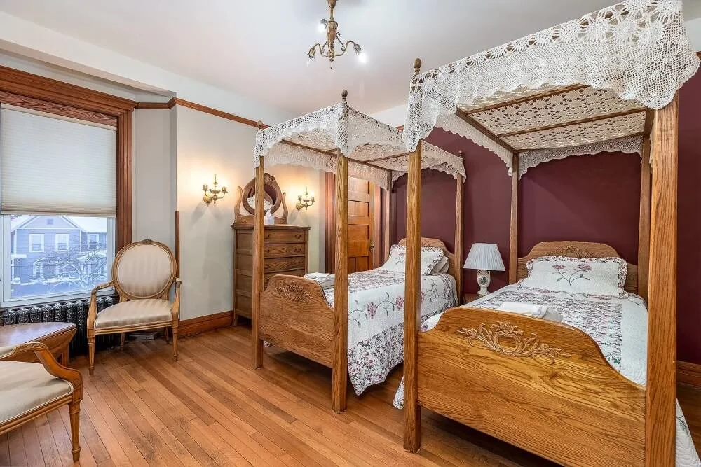 The Cora J Pope Home 1902 Victorian Ottawa Illinois - 35 - bedroom.jpg