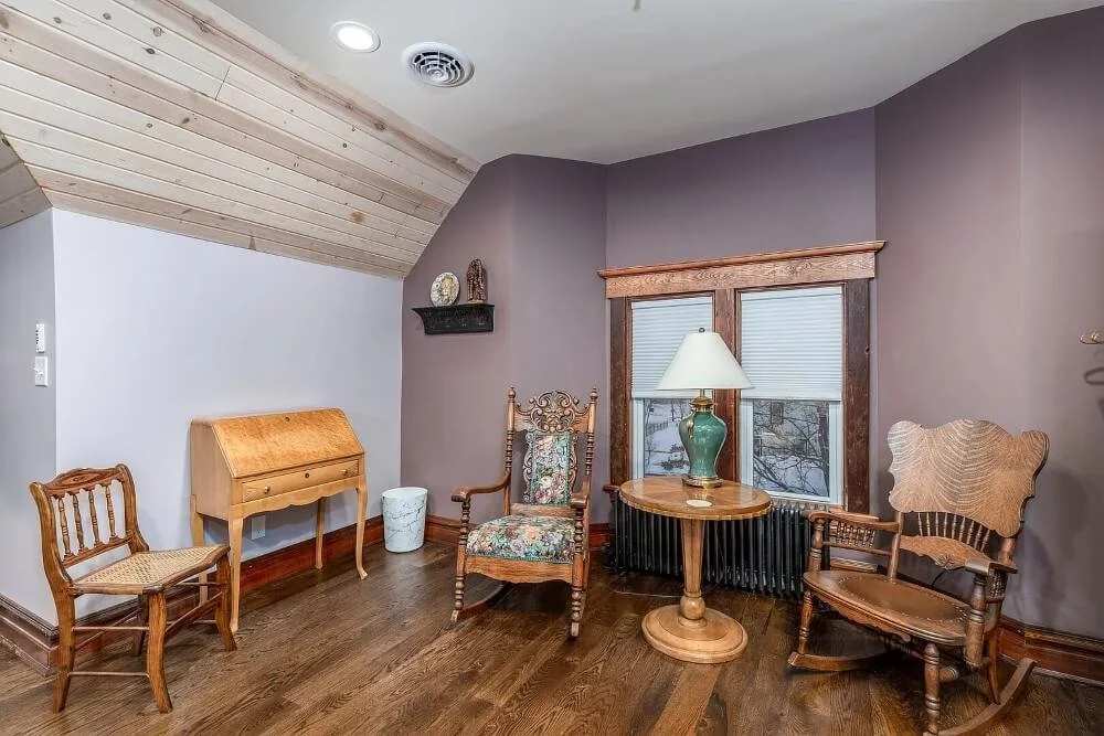 The Cora J Pope Home 1902 Victorian Ottawa Illinois - 51 - resting area.jpg