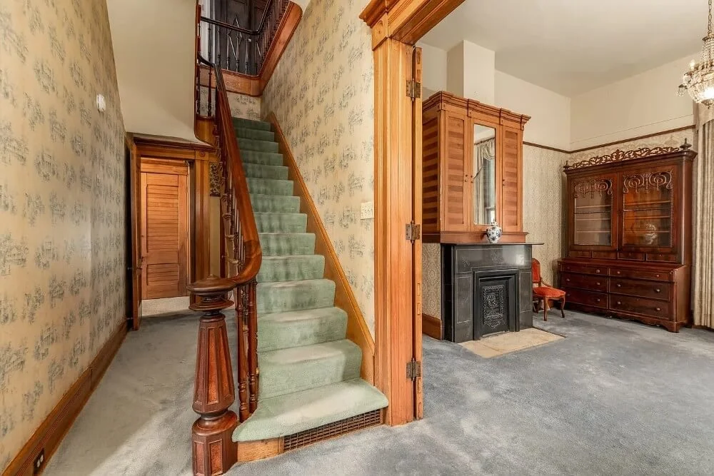 1900 American Foursquare Ottawa Illinois - 5 - staircase.jpg