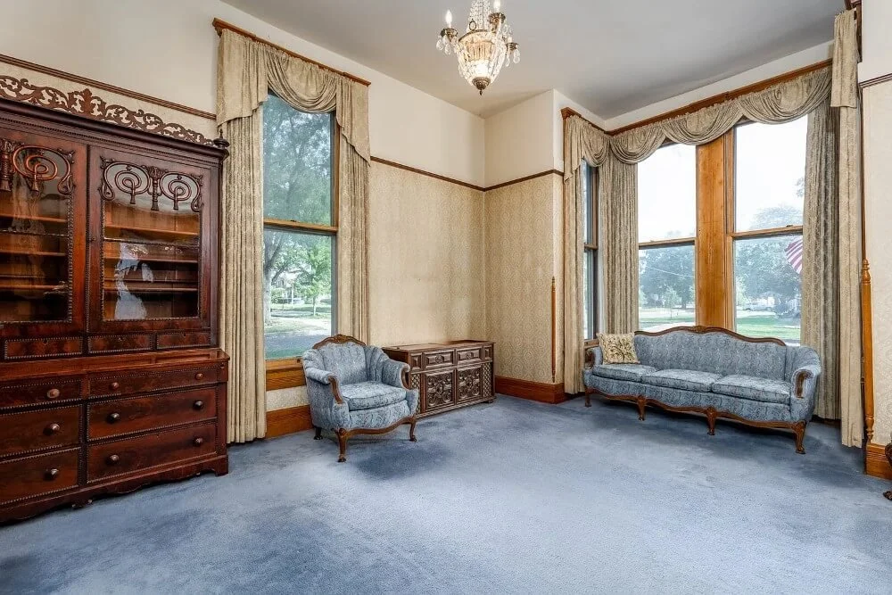 1900 American Foursquare Ottawa Illinois - 8 - living room.jpg