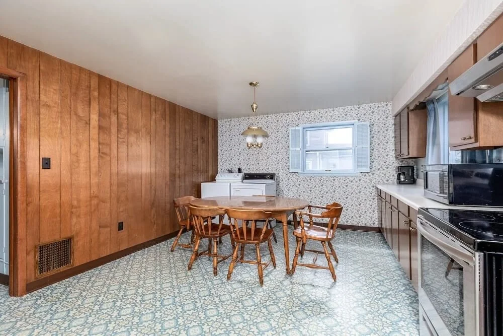 1900 American Foursquare Ottawa Illinois - 12 - kitchen.jpg
