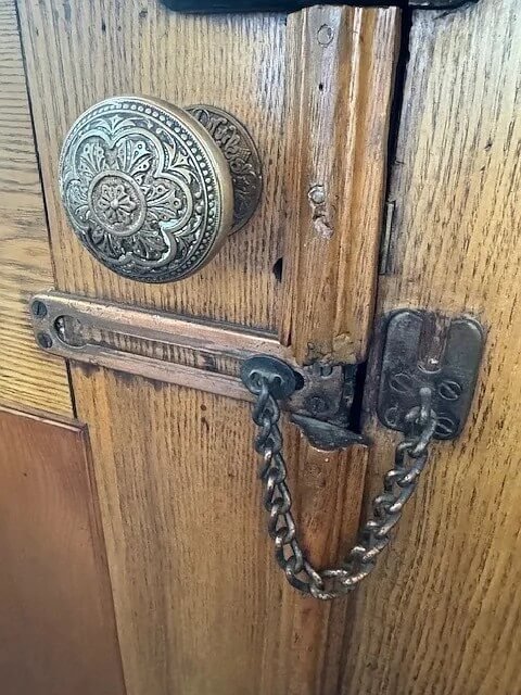 1900 American Foursquare Ottawa Illinois - 24 - details.jpg