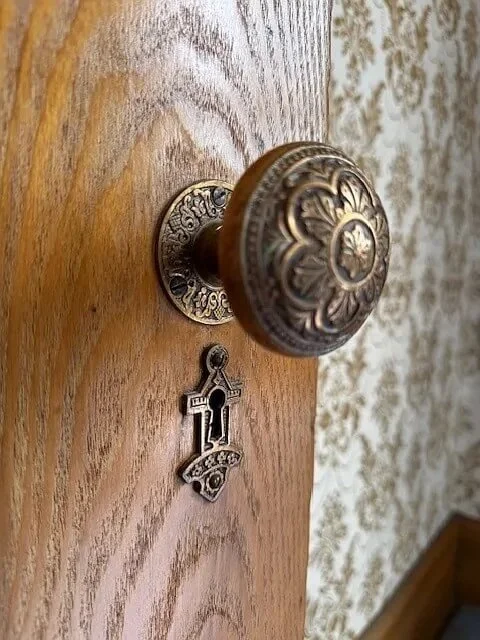 1900 American Foursquare Ottawa Illinois - 26 - details.jpg