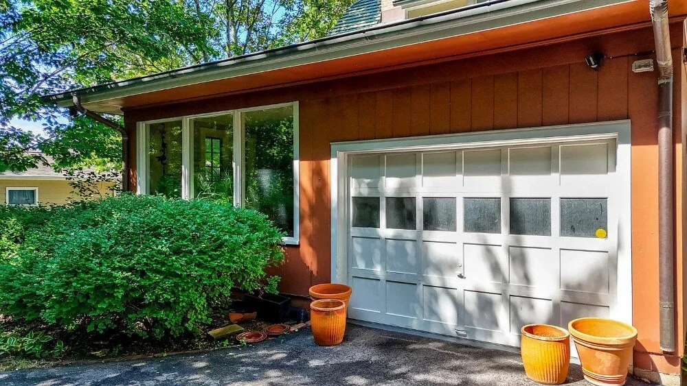 Oak Lodge 1928 Tudor house Ottawa Illinois - 24 - garage.jpg